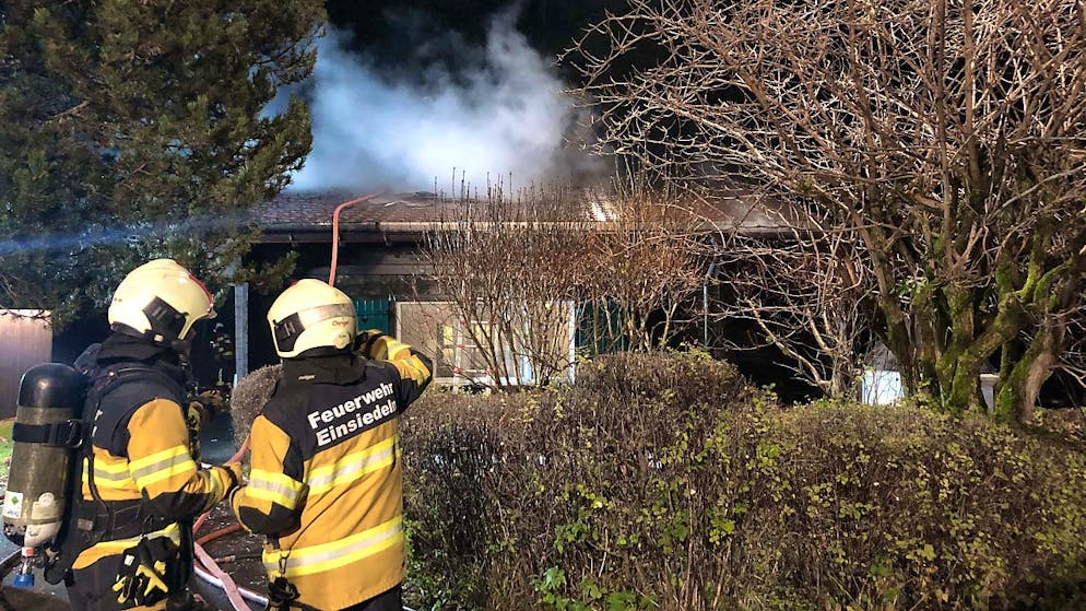 Beim Brand eines Ferienhauses in Gross SZ ist am Samstagabend Sachschaden in unbekannter Höhe entstanden. Verletzt wurde niemand.