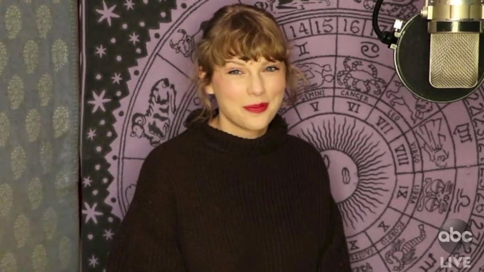 Die US-Sängerin Taylor Swift hat bei den diesjährigen American Music Awards abgeräumt. Sie wurde in der Top-Sparte als «Künstlerin des Jahres» ausgezeichnet.