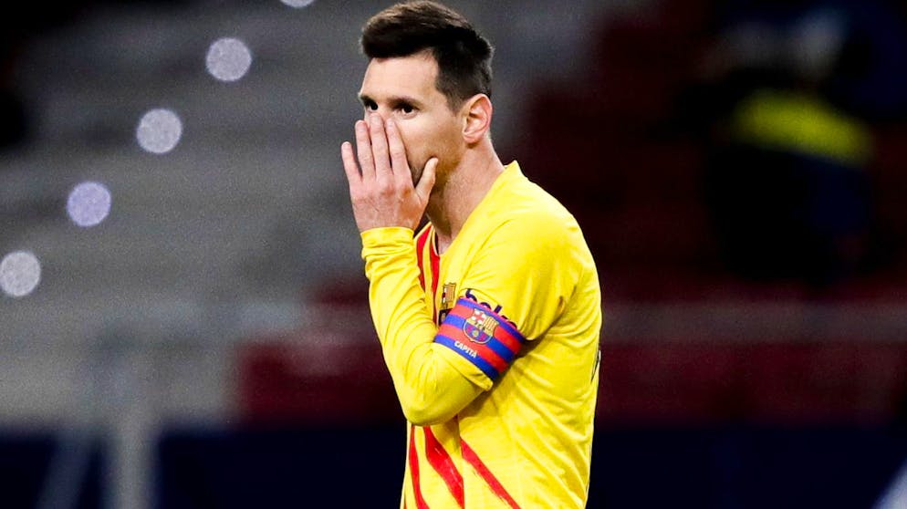 MADRID, SPAIN - NOVEMBER 21: Lionel Messi of FC Barcelona during the La Liga Santander match between Atletico Madrid v FC Barcelona at the Estadio Wanda Metropolitano on November 21, 2020 in Madrid Spain (Photo by David S. Bustamante/Soccrates/Getty Images)