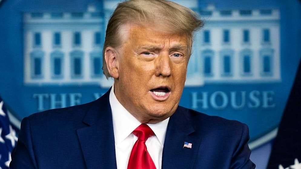 Der noch amtierende US-Präsident Donald Trump hat erste Lieferungen von Impfstoffen gegen das Coronavirus für kommende Woche angekündigt. (Archivbild)