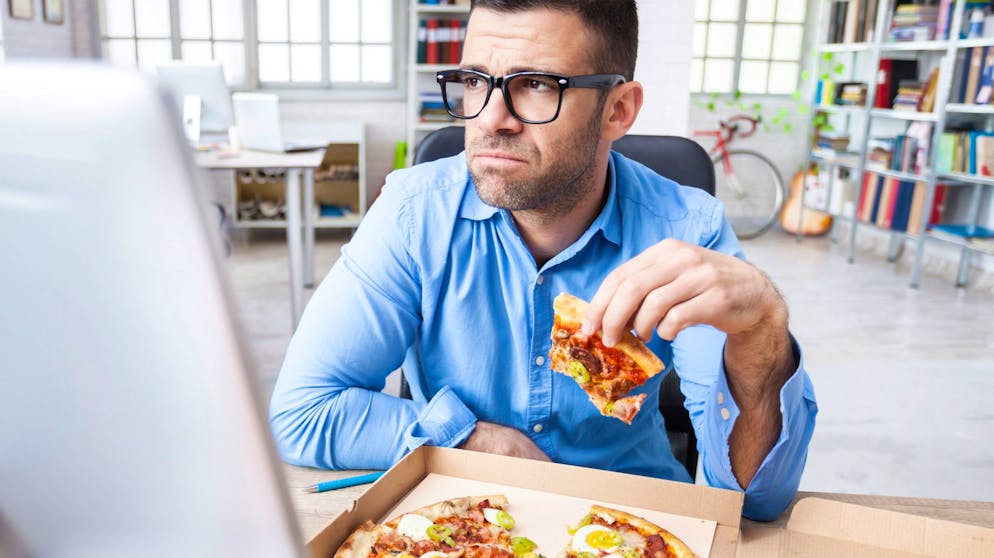 So verlockend Homeoffice im ersten Moment klingt, so herausfordernd kann es sein: Nicht nur die Arbeit, auch die Ernährung braucht eine Struktur.