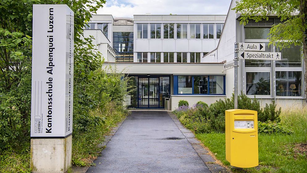 Die Kantonsschule Alpenquai in Luzern: Das Schutzkonzept gegen das Coronavirus greift. (Archivaufnahme)