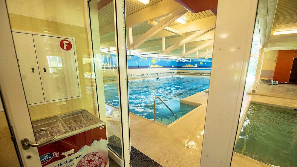 Das Hallenbad Aquacenter in Kerns kann auch mit Geld aus Alpnach erweitert und saniert werden. (Archivbild)