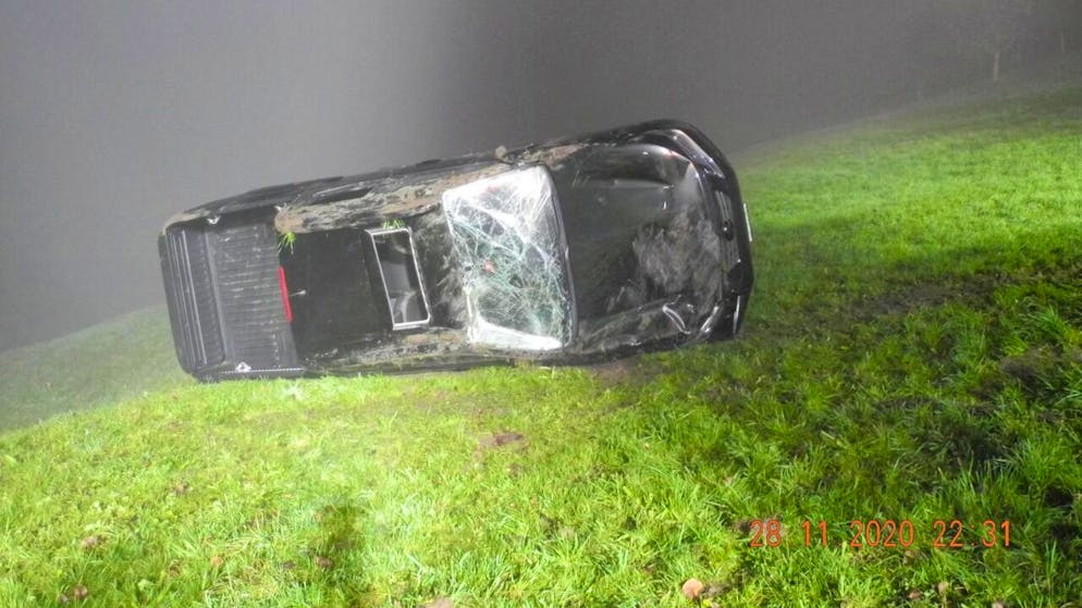Beim Selbstunfall in Küssnacht wurden zwei Personen verletzt.