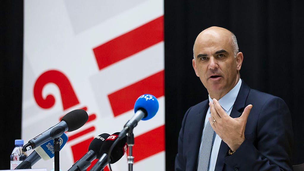 COVID-19 in Svizzera. Berset: «La situazione rimane grave in tutto il Paese»