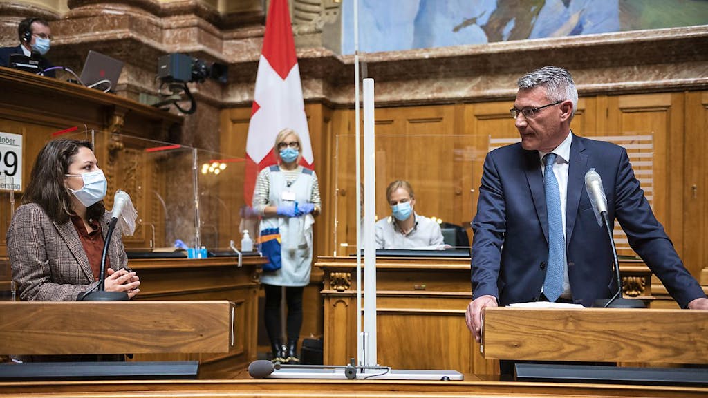 Epidemia. Svitto: Schwander (UDC) contro mascherina