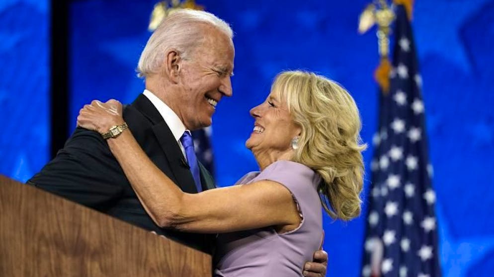 Herzlich: Joe und Jill Biden demonstrieren in der Öffentlichkeit viel Nähe.