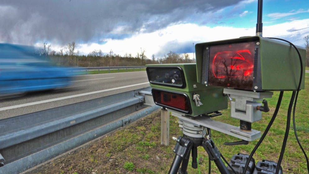 Polizei stoppt 20-Jährigen. Raser mit 239 km/h auf Autobahn im Wallis unterwegs