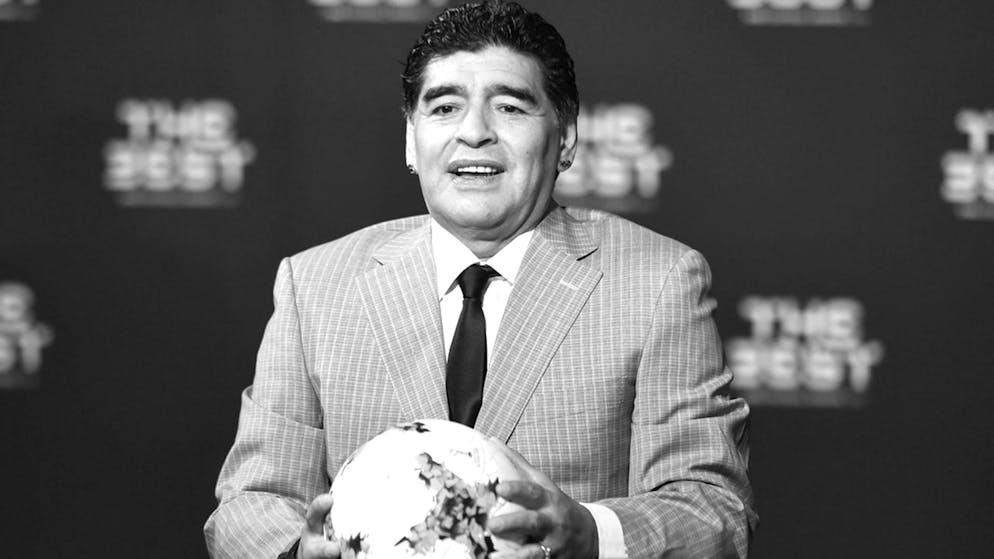 Diego Armando Maradona, a retired Argentine professional footballer, poses for a photo on the green carpet as he arrives for the 2016 The Best FIFA Football Awards ceremony held at the Swiss TV studio in Zurich, Switzerland on Monday, January 9, 2017. (KEYSTONE / Walter Bieri)