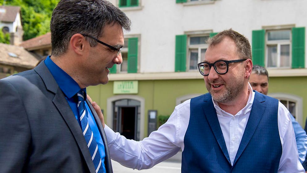 Die Bündner Regierungsräte Marcus Caduff (CVP) und Peter Peyer (SP) wollen die Skigebiete im kommenden Winter offenhalten (Archivbild).