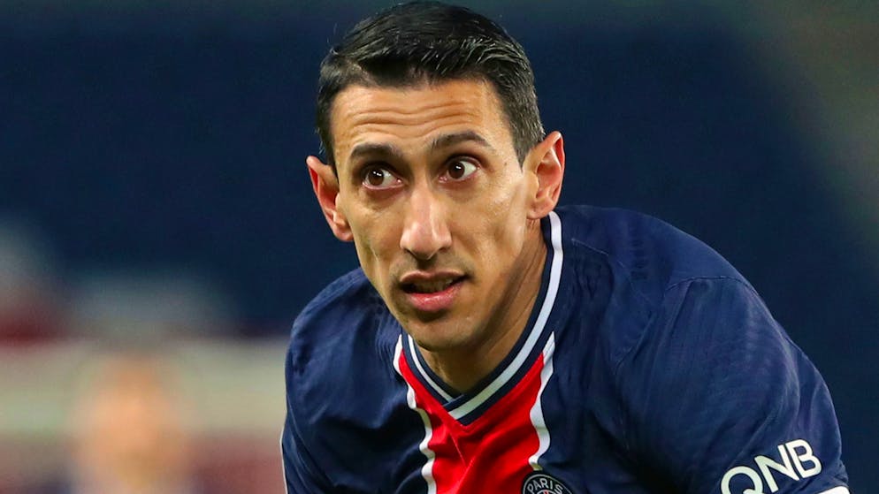 PSG's Angel Di Maria runs after the ball his League One soccer match between Paris Saint Germain and Bordeaux, at the Parc des Princes stadium in Paris, France, Saturday, Nov. 28, 2020. (AP Photo/Thibault Camus)