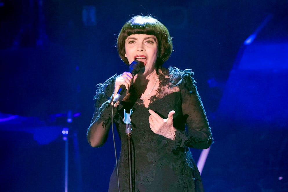 Kolumne am Mittag: Mireille Mathieu schläft seit Corona nur noch mit Licht | blue News