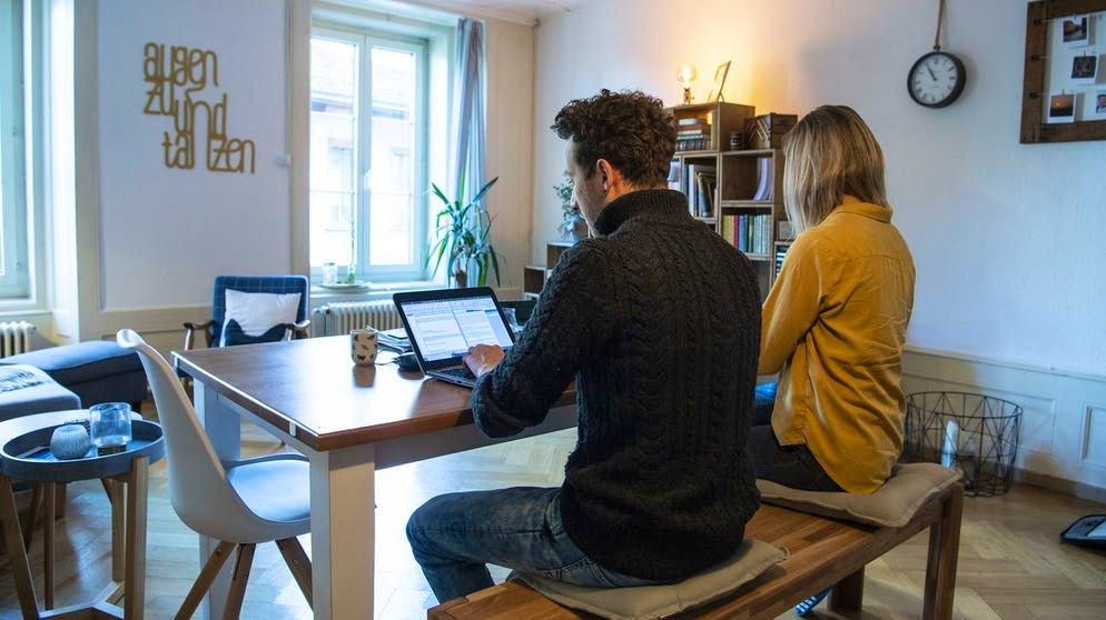 «La bière virtuelle après le travail, cela fonctionne plutôt mal», affirme Johann Weichbrodt, psychologue du travail.