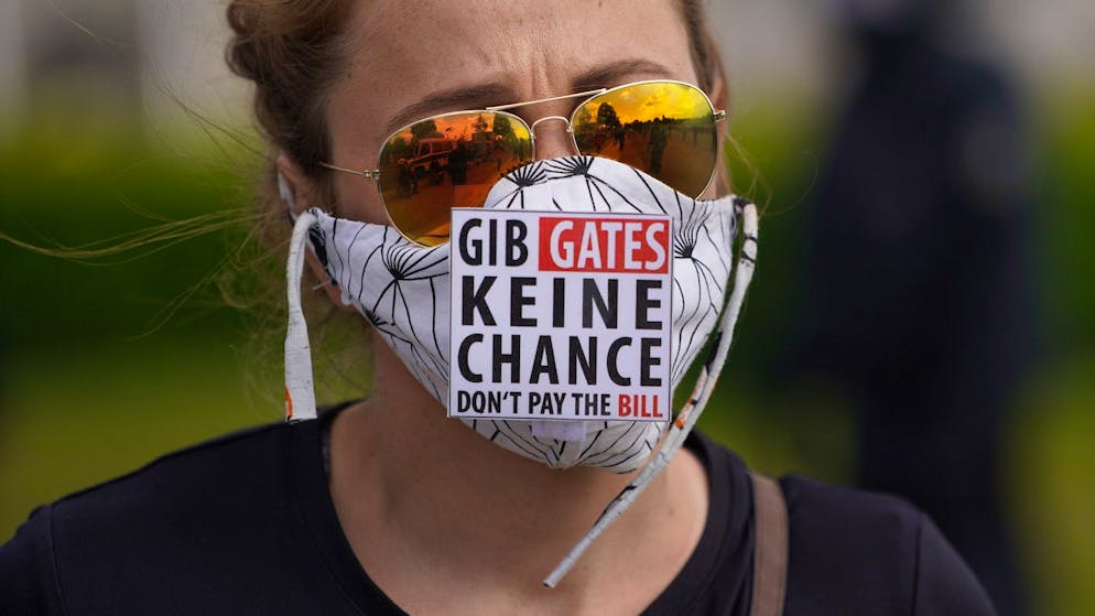 Kolumne am Mittag. Was macht Bill Gates jetzt mit seiner Corona-Armee?