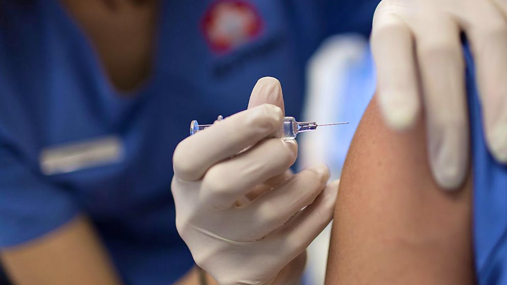 Swissmedic hat ein weiteres Gesuch für einen Covid-19-Impfstoff erhalten. (Symbolbild)