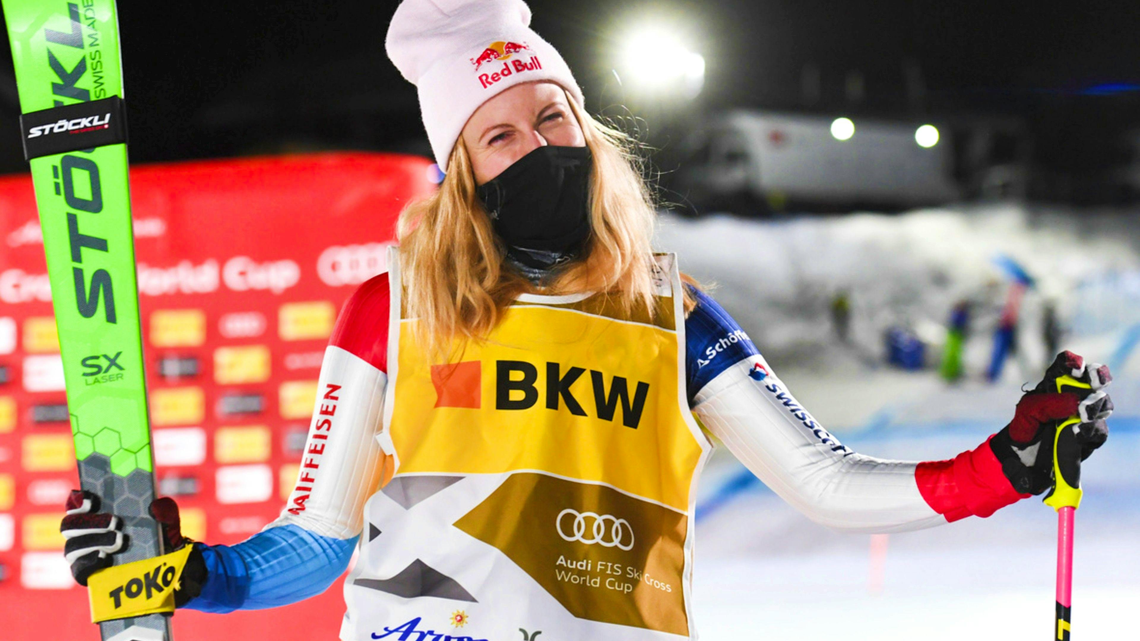 Val Thorens: Fanny Smith Récidive Et évite Un Naufrage Helvétique ...