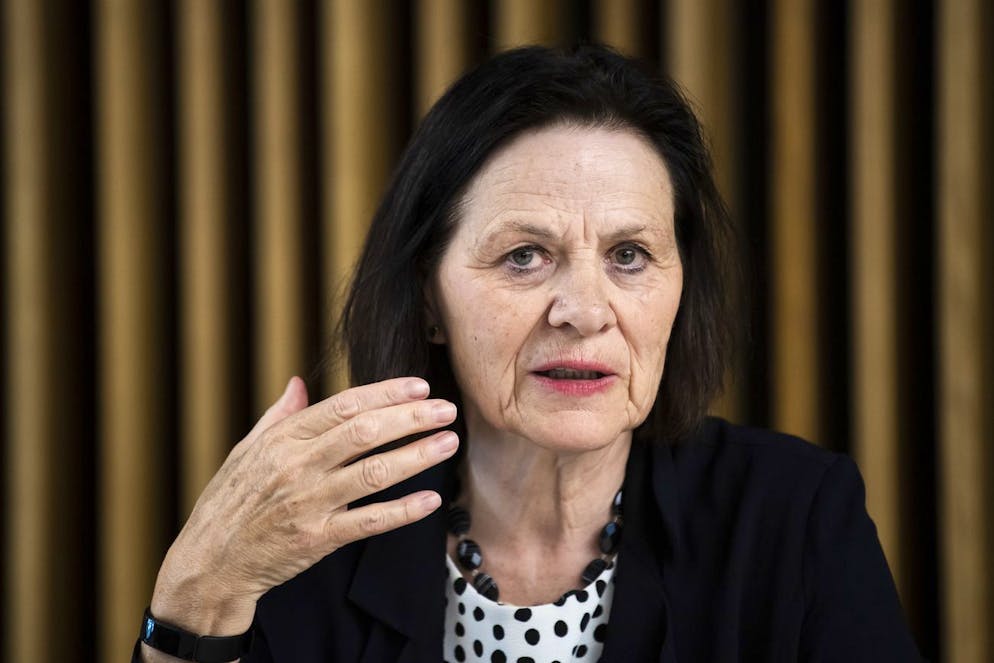 Esther Waeber-Kalbermatten, Conseillere d'Etat valaisanne parle lors d'une conference de presse sur la nomination de Pierre-Francois Leyvraz, comme nouveau directeur general ad interiem de l'Hopital Riviera-Chablais le jeudi 4 juin 2020 a Rennaz. (KEYSTONE/Jean-Christophe Bott)