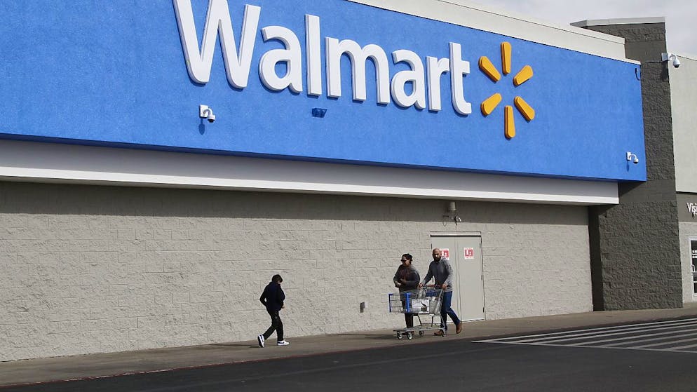 La justice américaine a décidé de poursuivre le géant de la distribution Walmart, l'accusant d'avoir alimenté la crise des opiacés qui a fait des centaines de milliers de morts aux Etats-Unis entre 1998 et 2018 (archives).