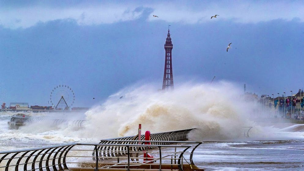 Wetterextreme. Sturm Bella fegt über Grossbritannien hinweg Flutwarnungen. Wetterextreme. Sturm Bella fegt über Grossbritannien hinweg Flutwarnungen.