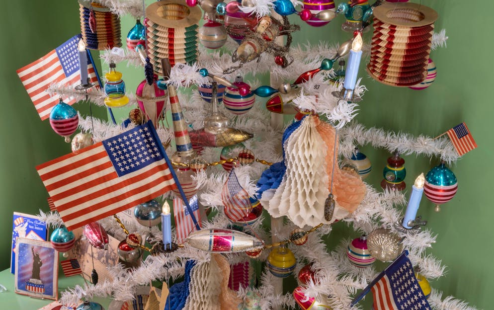 Patriotischer Weihnachtsschmuck, Ausstellung Spielzeug Welten Museum Basel