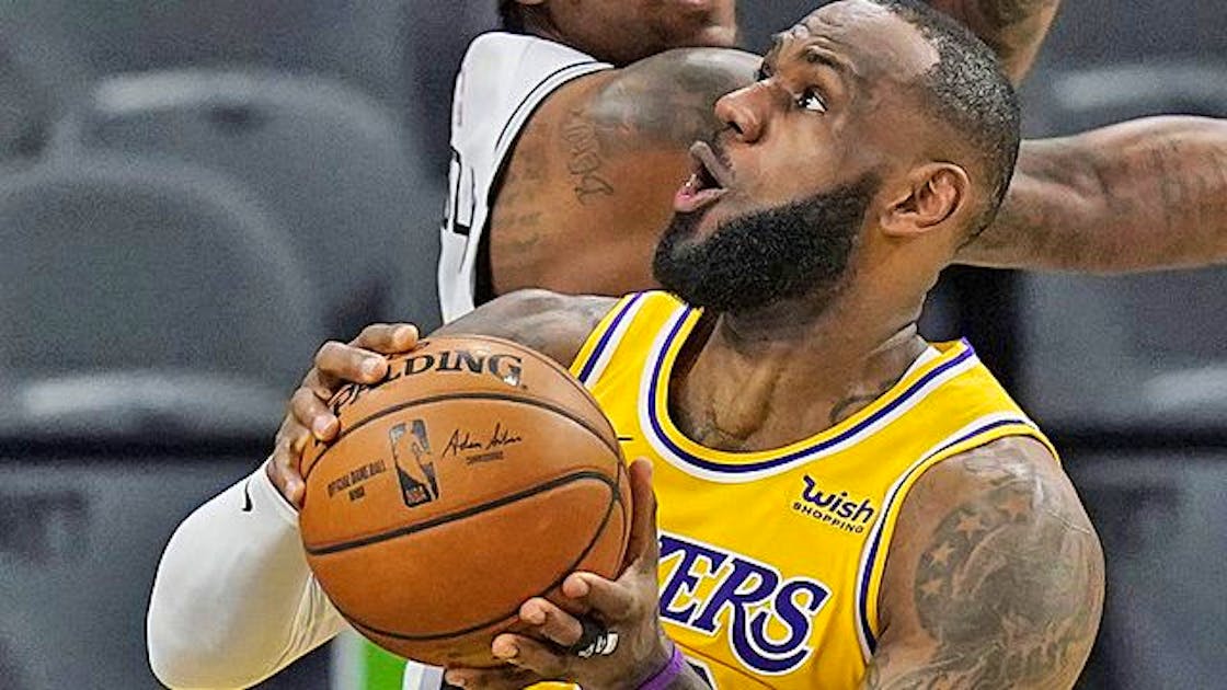 Scored at least 10 points for the 1000th time in a row: LeBron James makes history