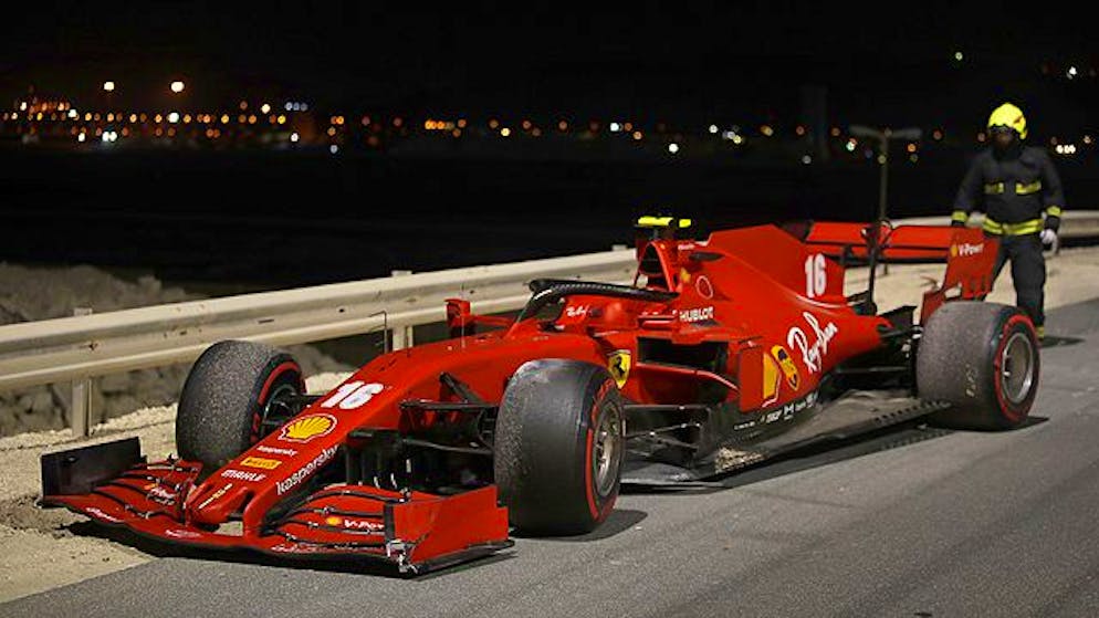 Charles Leclerc a laissé son bolide au bord de la piste