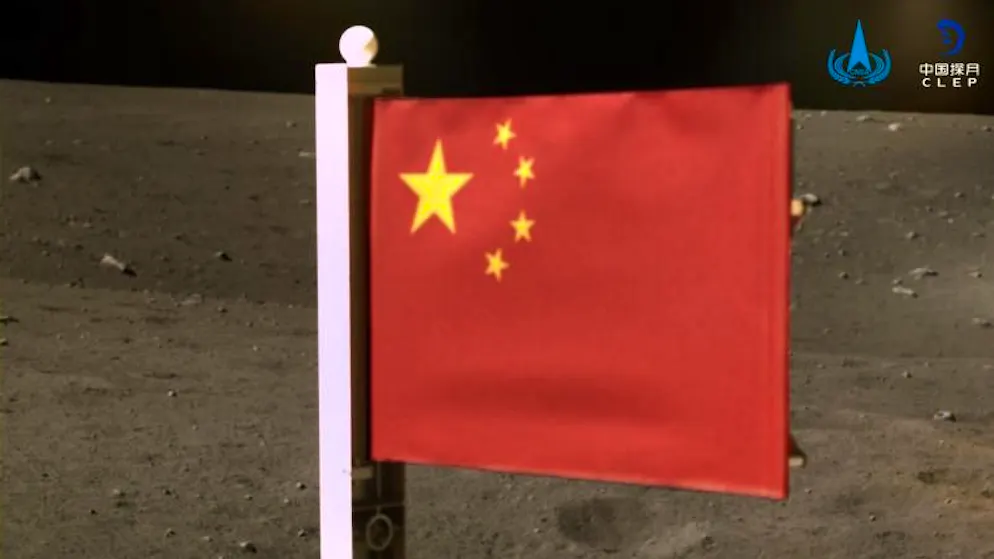 «Chang'e 5». China hisst seine Flagge auf dem Mond