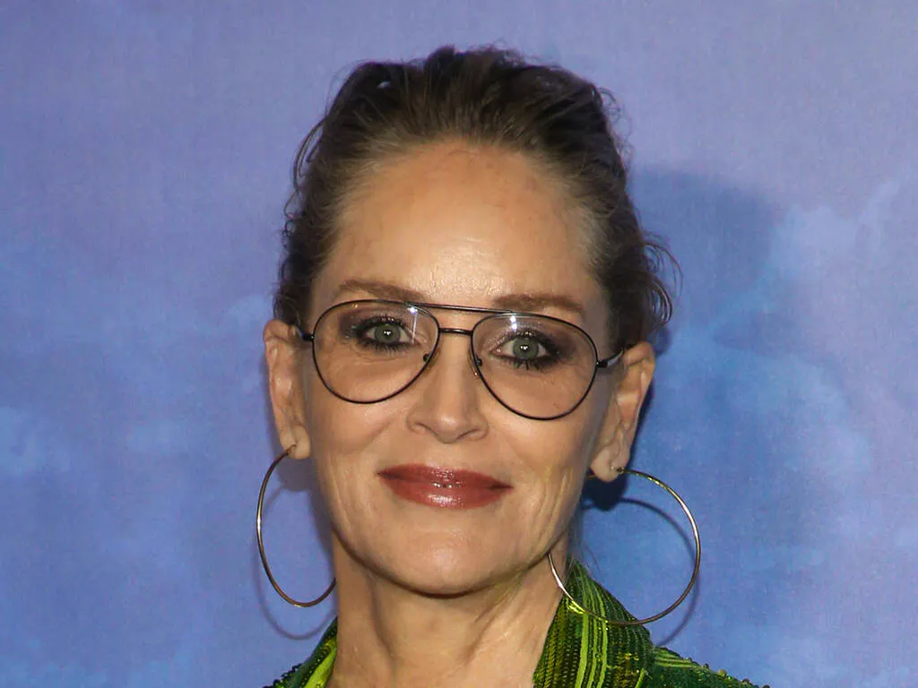 Spettacolo. Sharon Stone: consigli d'amore da Elton John.