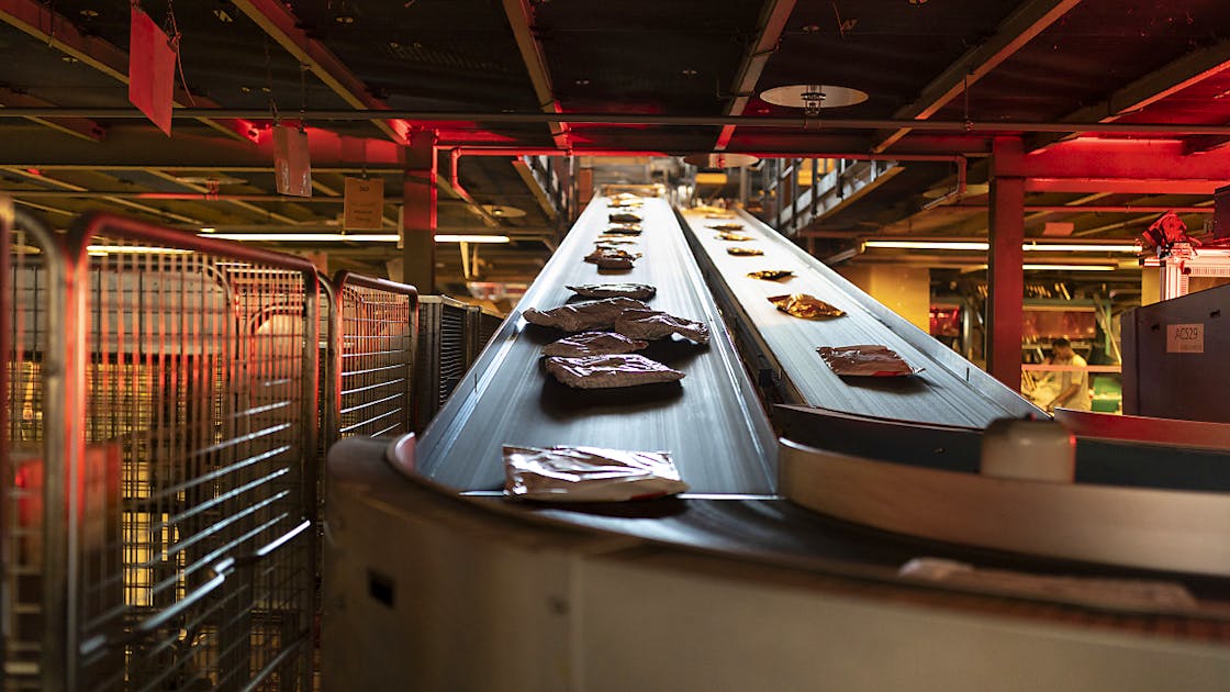 La Poste Ne Transmet Plus De Lettres Et Colis Vers La Chine