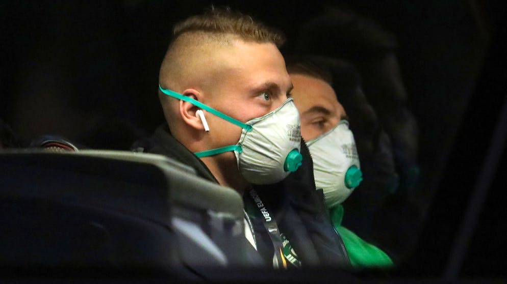 Sportbilder des Tages. Die Spieler von Ludogorets haben sich die Reise nach Mailand wohl etwas anders vorgestellt.