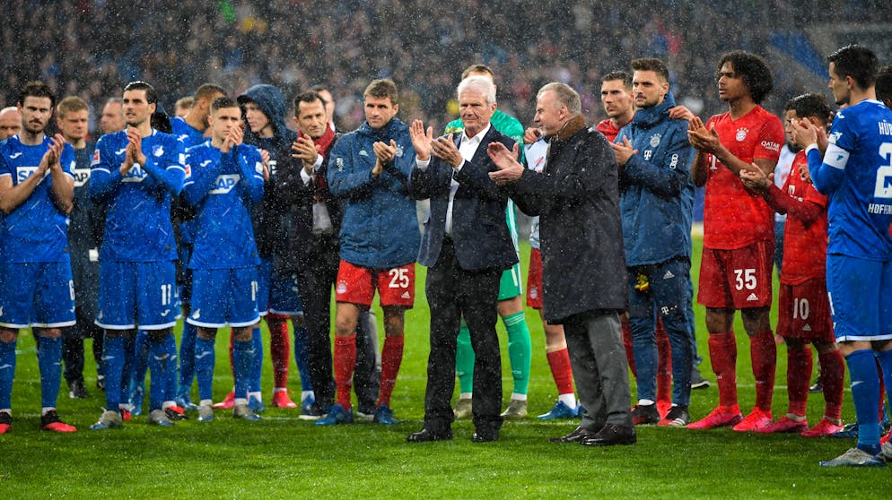 Sportbilder des Tages. Solidarisierung mit Dietmar Hopp nach der Schande von Hoffenheim.