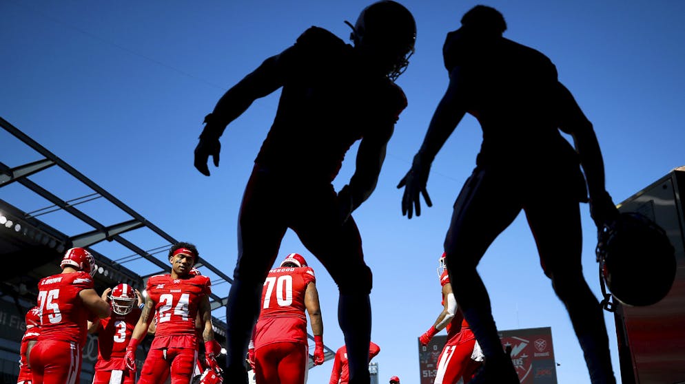 Sportbilder des Tages. Licht und Schatten in der NFL.