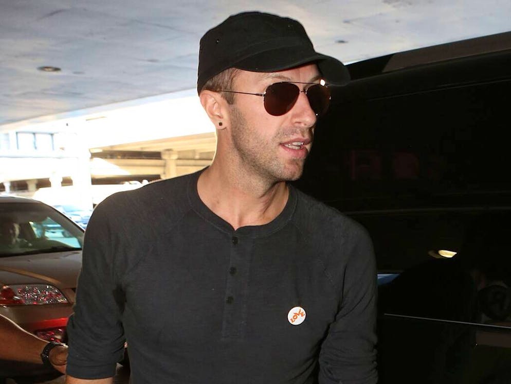 Chris Martin arrives s at LAX airport in Los Angeles
Featuring: Chris Martin
Where: Los Angeles, California, United States
When: 14 Dec 2014
Credit: WENN.com