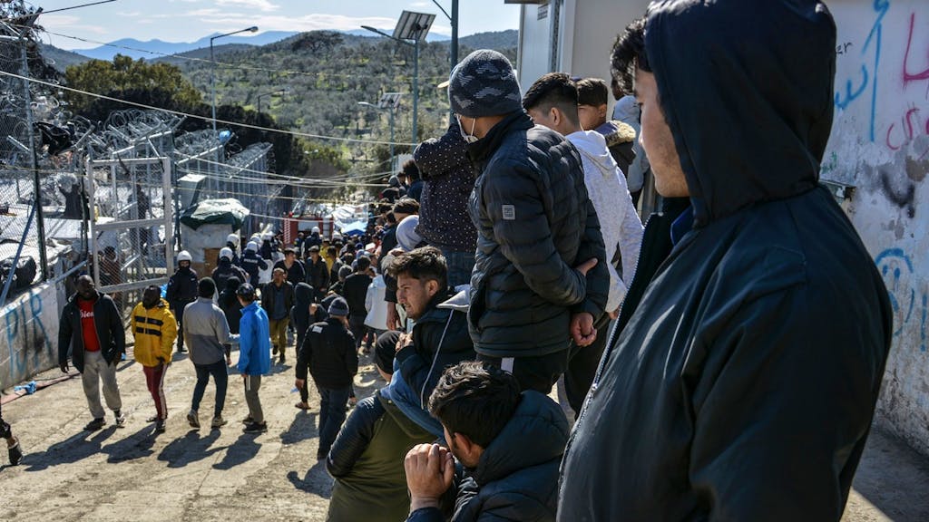 Schweizer auf Lesbos. Flüchtlingskrise: «Dem Virus ist es egal, wer welchen Pass hat»