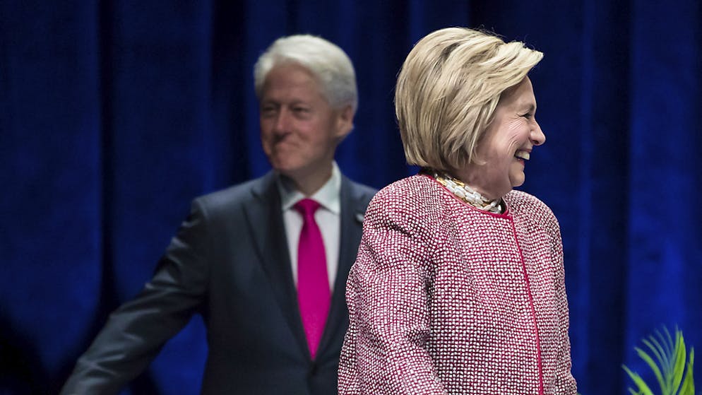 Hillary e Bill Clinton hanno supportato a loro modo lo staff medico di New York (foto d'archivio)