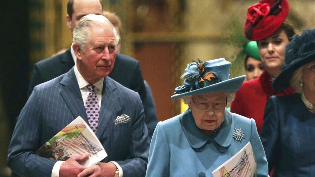 Regina in pericolo. Il principe Carlo ha potuto contaminare altri membri della sua famiglia?