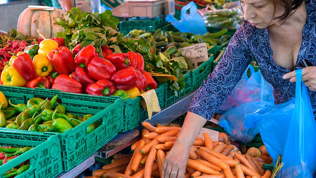 Preisspirale nach unten. Wie die Migros Biobauern unter Preisdruck setzt