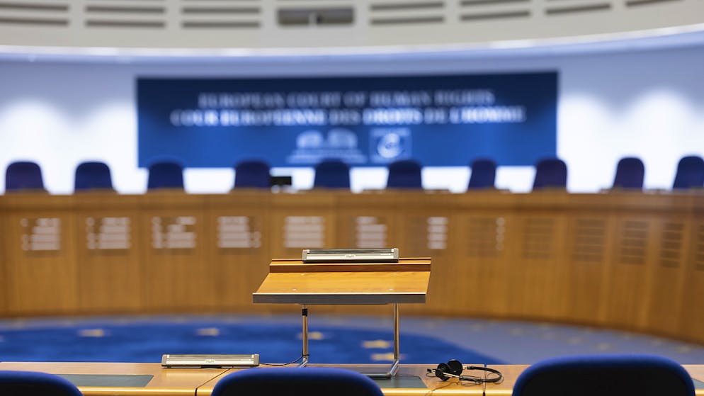 La corte di giustizia riduce l'attività.