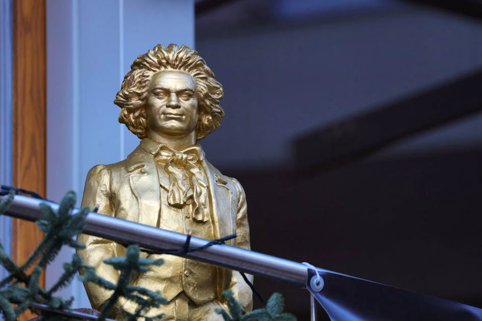 KI komponiert: Computer vollendet Beethovens 10. Sinfonie | blue News