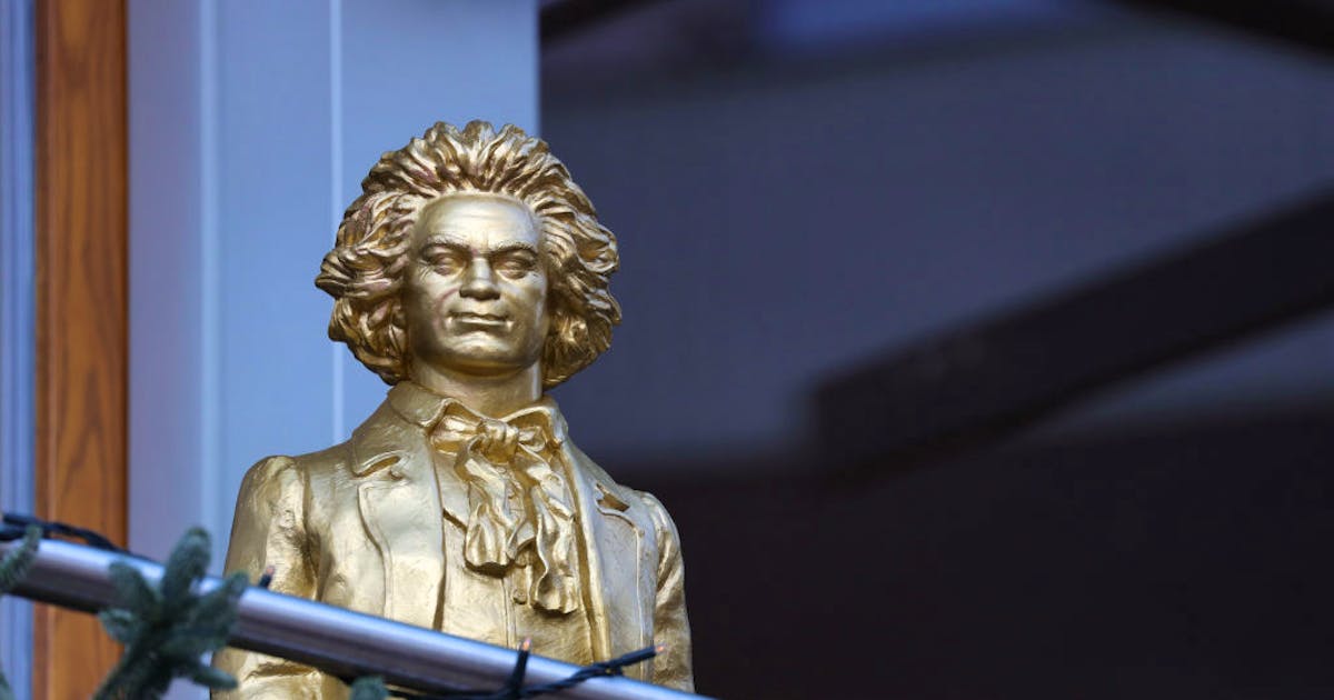 KI komponiert: Computer vollendet Beethovens 10. Sinfonie | blue News