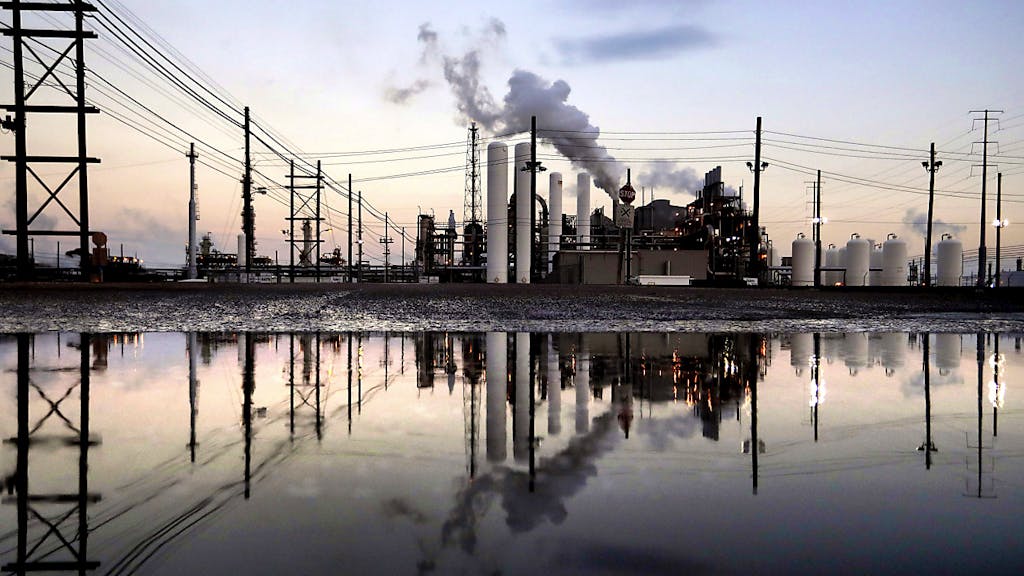 Materie prime. Anche il Messico riduce la produzione di petrolio