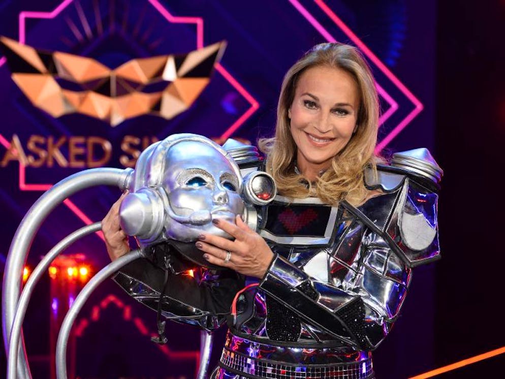 Moderatorin Caroline Beil alias «Der Roboter» ist enttarnt. Foto: Willi Weber/ProSieben/dpa
