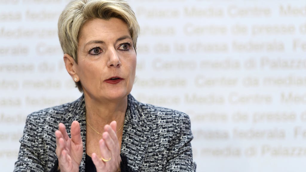 Bundesrätin in Kritik. «Neue Asylregel ist äusserst problematisch und bedenklich»