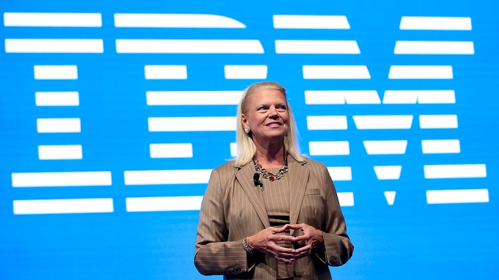 Der Technologiekonzern IBM hat im ersten Quartal 2020 Umsatz- und Gewinneinbussen hinnehmen müssen. Im Bild die ehemalige Konzernchefin Ginni Rometty, die Ende Januar 2020 ihren Chefposten an Arvind Krishna abgegeben hat. (Archivbild)