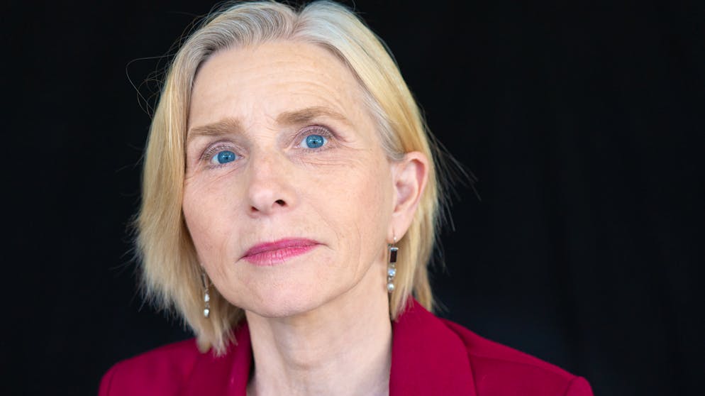 Monica Kissling alias Madame Etoile ist Astrologin mit eigener Praxis in Zürich. Seit 1987 deutet sie regelmässig für Printmedien, Radio und TV die Sterne.