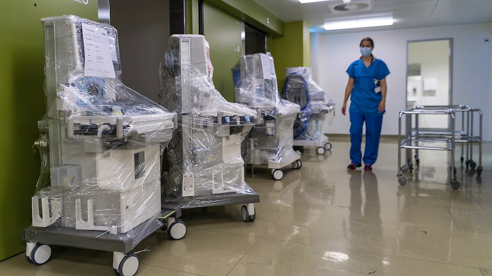 Beatmungsgeräte für Corona-Patienten: In der Zentralschweiz sind drei weitere Personen an der Lungenkrankheit gestorben. (Archivbild)