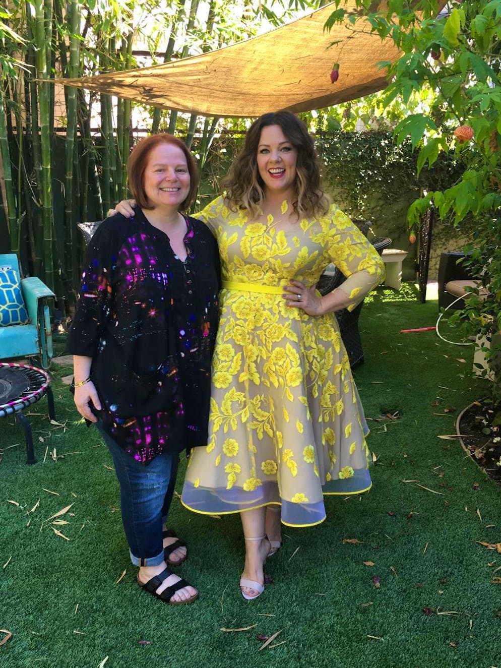 Starkes Team: Daniela Kurrle kümmert sich um alle Bekleidungs-Bedürfnisse von Melissa McCarthy. Ihr präsentiert die Schauspielerin eine Kurrle Kreation.