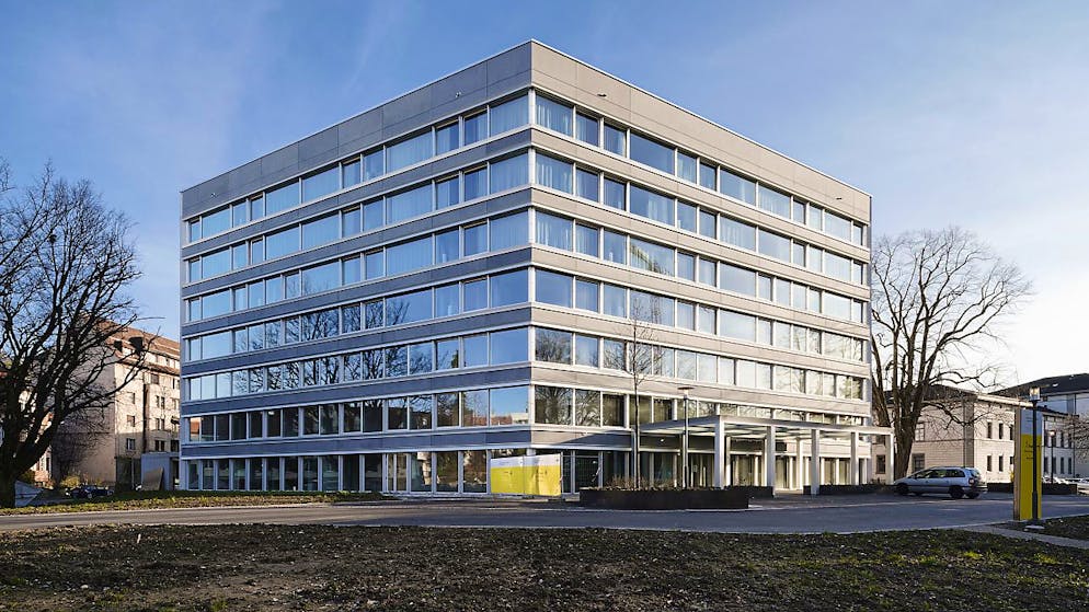 Geriatrischen Klinik St. Gallen: Von der Rehaklinik zum Akutspital. Totalsaniert und erweitert: Die Geriatrische Klinik St. Gallen.