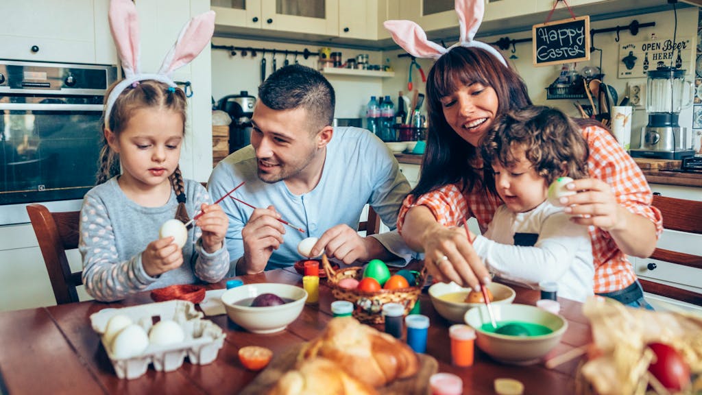 Tipps und Techniken. Eier für Ostern ganz einfach färben