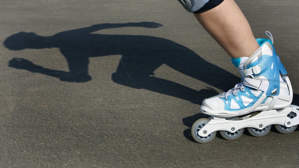 Eine junge Inline-Skaterin zog sich bei einem Unfall mit einem Lastwagen schwere Verletzungen zu. (Symbolbild)